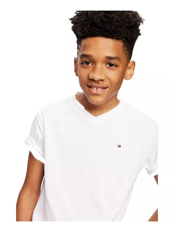 Футболка Big Boys' Solid с вышитым логотипом и V-образным вырезом Tommy Hilfiger — изображение 3 из 4, белый