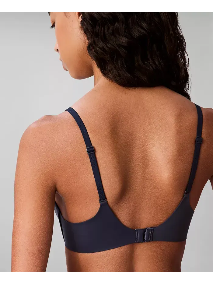 Женский бюстгальтер Perfectly Fit Wireless T-Shirt Bra QF8013 Calvin Klein — изображение 2 из 5