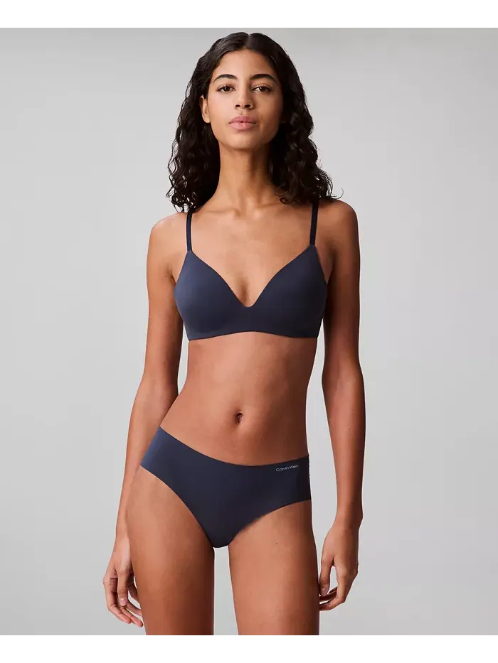Женский бюстгальтер Perfectly Fit Wireless T-Shirt Bra QF8013 Calvin Klein — изображение 3 из 5