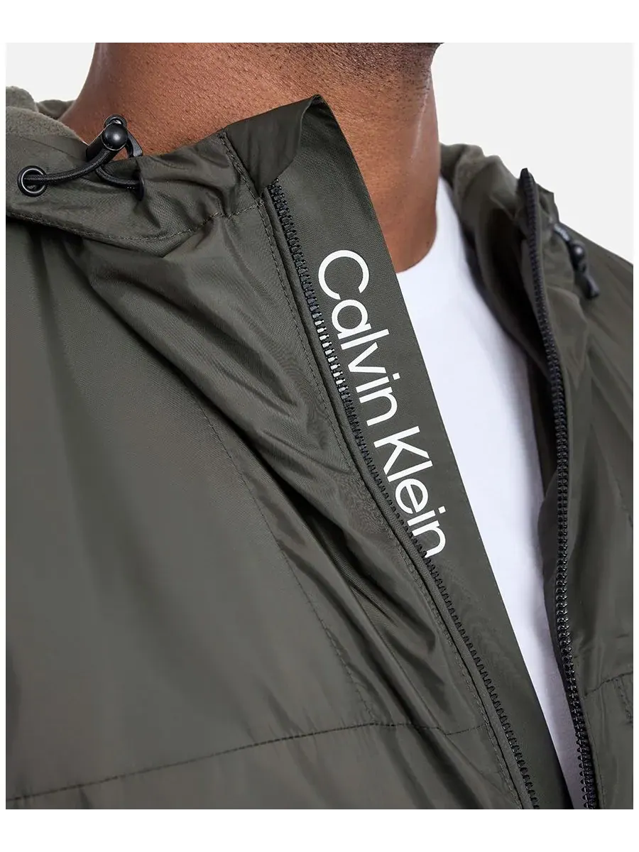 Мужская куртка с капюшоном и логотипом Calvin Klein — изображение 6 из 8, оливковый