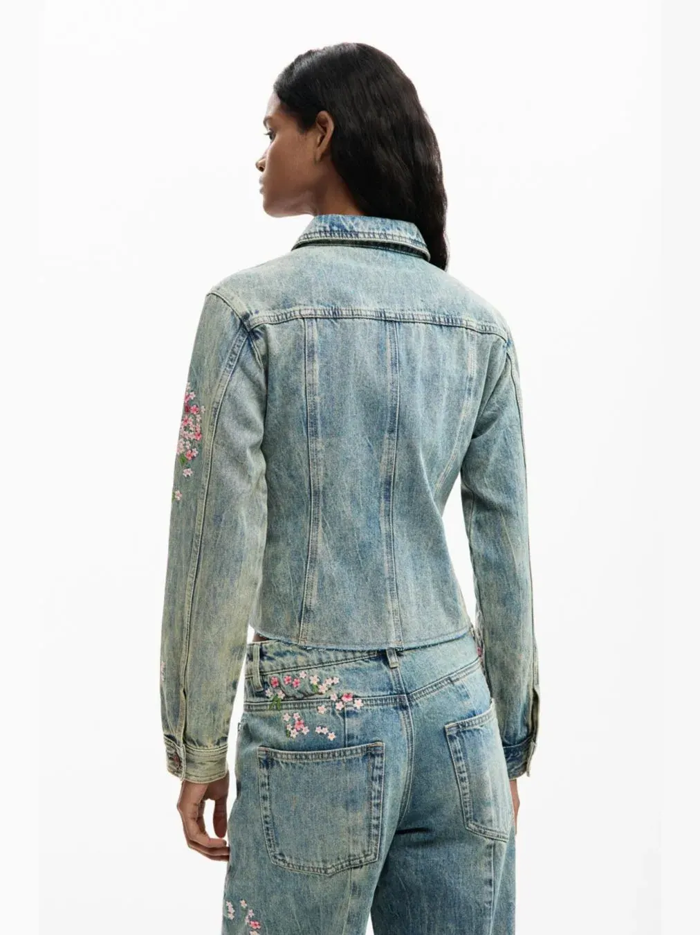 Женская джинсовая куртка с вышивкой Desigual — изображение 4 из 5, синий