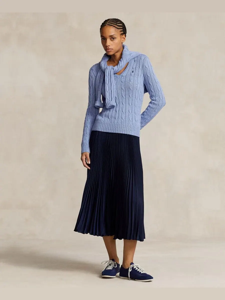Свитер с V-образным вырезом из хлопка, модель Cable-Knit Cotton V-Neck Polo Ralph Lauren — изображение 2 из 20, синий
