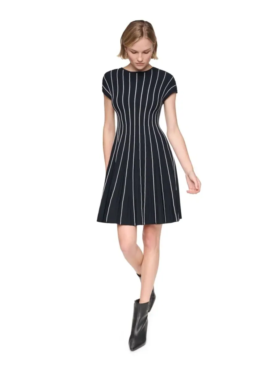 Платье-трапеция с ребристым трикотажем Cap Sleeve DKNY — изображение 1 из 6, черный/кремовый