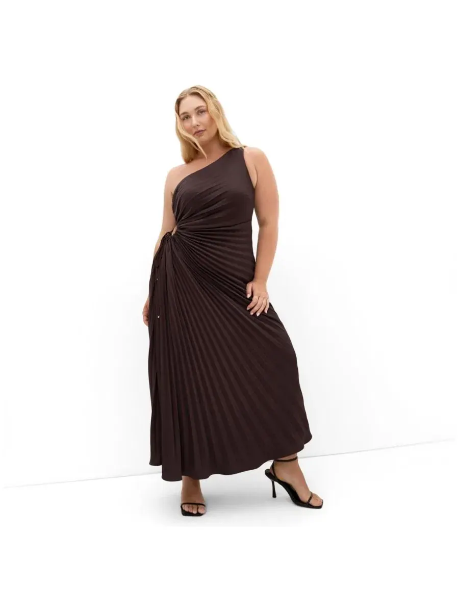 Платье макси с одним плечом Aliza One Shoulder Pleat Maxi Dress, City Chic — изображение 1 из 5, шоколад