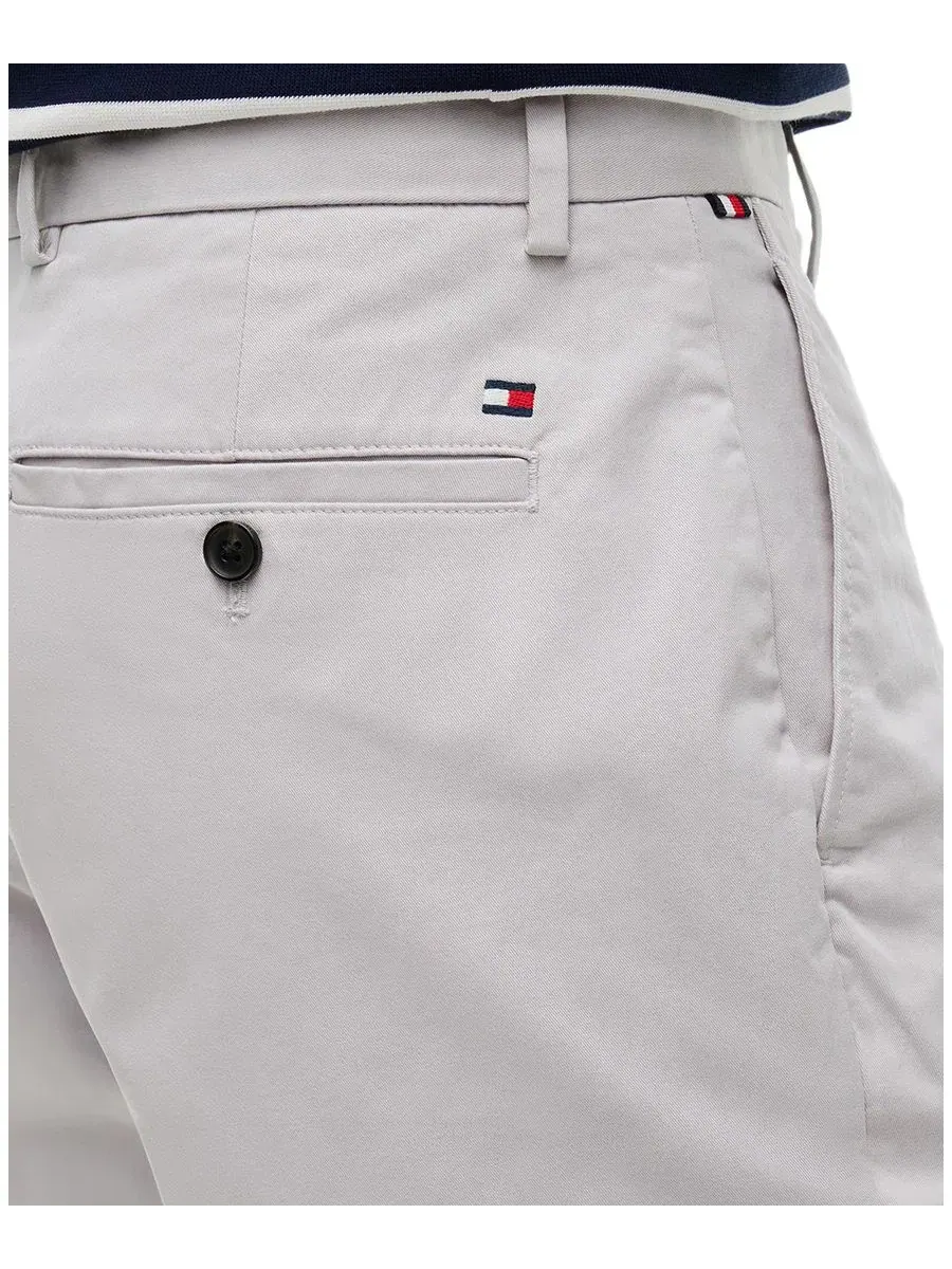 Брюки чинос из стрейч-хлопка с обычной посадкой Tommy Hilfiger — изображение 3 из 5, серый