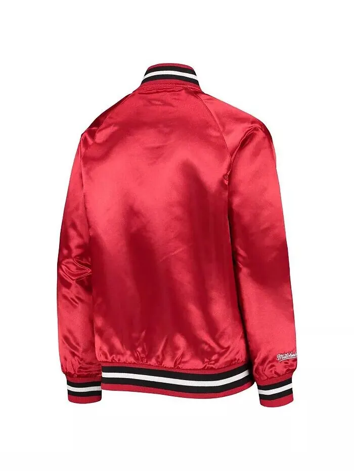 Классическая атласная куртка реглан на кнопках Red Chicago Bulls для больших мальчиков и девочек — изображение 3 из 4