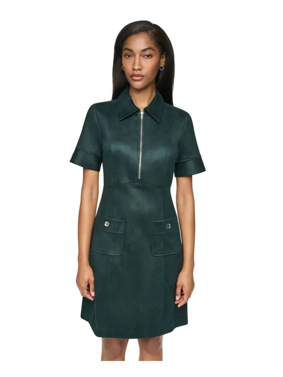 Платье-трапеция с поло-воротником и коротким рукавом DKNY — изображение 2 из 6, малахит