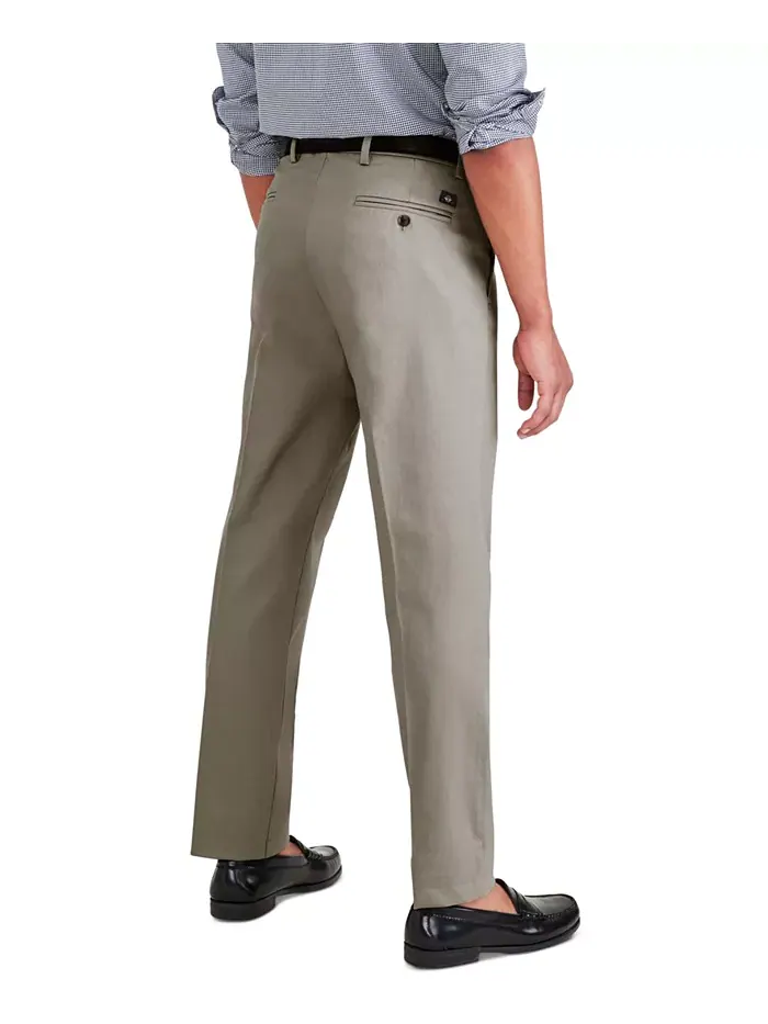 Мужские брюки Signature Slim Fit Iron Free Khaki с защитой от пятен Dockers — изображение 2 из 5, облачный