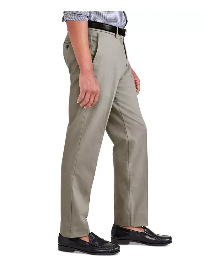 Мужские брюки Signature Slim Fit Iron Free Khaki с защитой от пятен Dockers — изображение 3 из 5, облачный