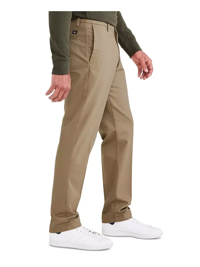 Мужские брюки Signature Slim Fit Iron Free Khaki с защитой от пятен Dockers — изображение 3 из 5, хаки