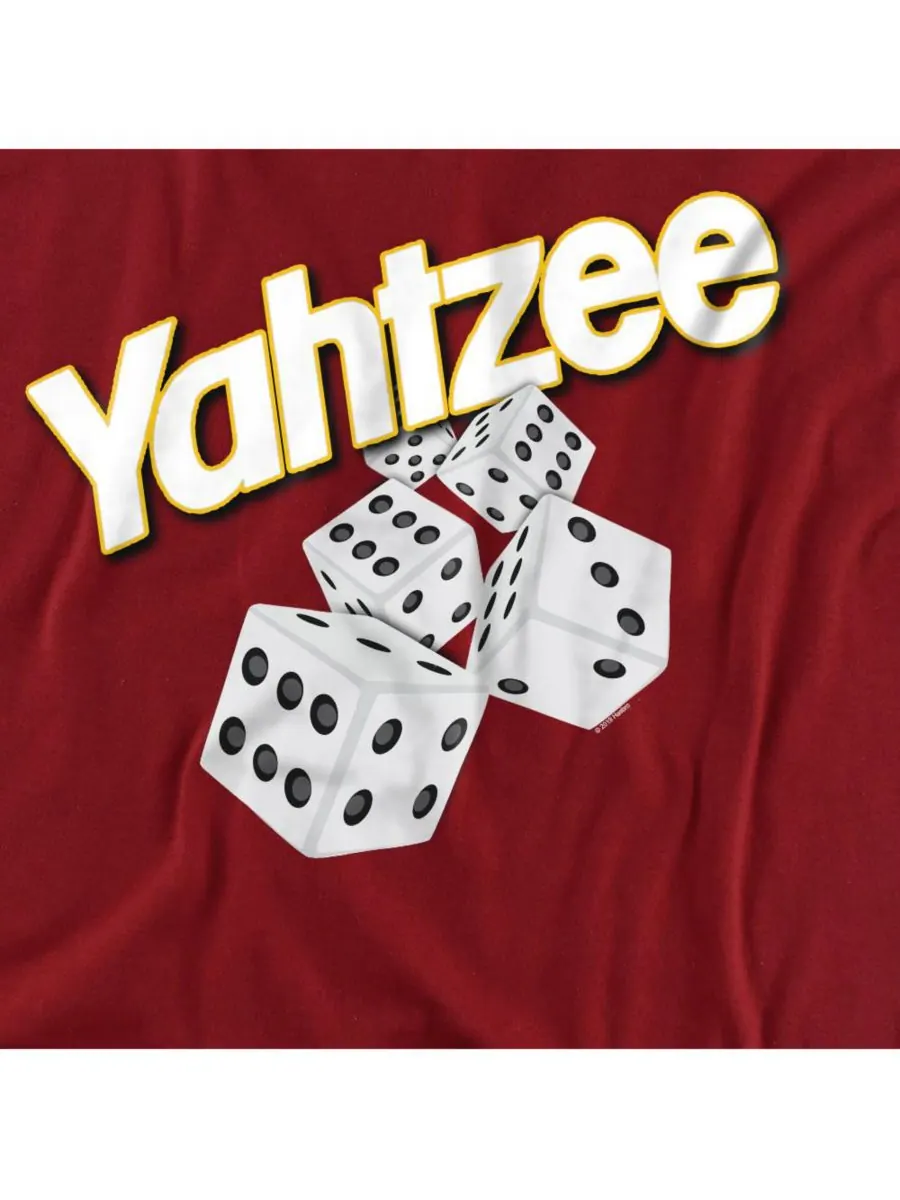 Футболка больших размеров с логотипом Yahtzee и изображением бросающихся кубиков Hasbro+ — изображение 3 из 3, красный