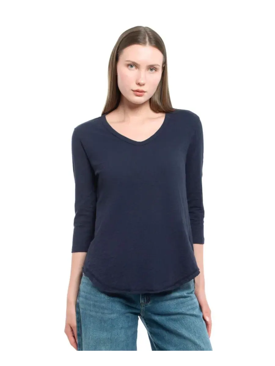 Женская футболка WILT с рукавом 3/4 и V-образным вырезом Wilt Clothing — изображение 1 из 3
