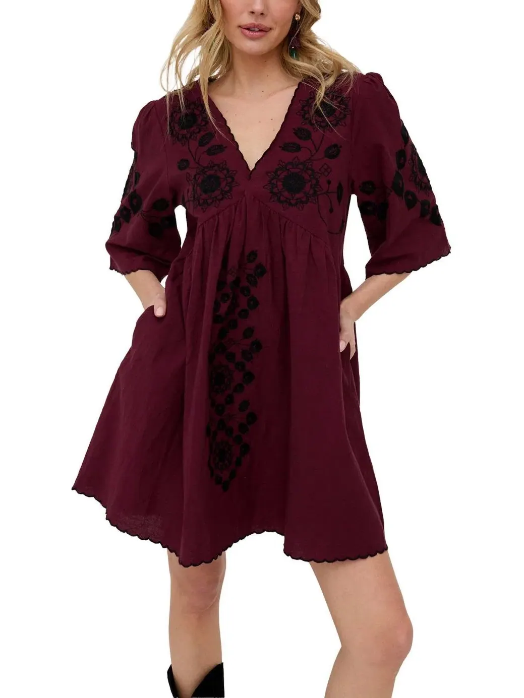 Платье мини с вышивкой Arabella V-Neck Embroidered Mini Dress Raffya
