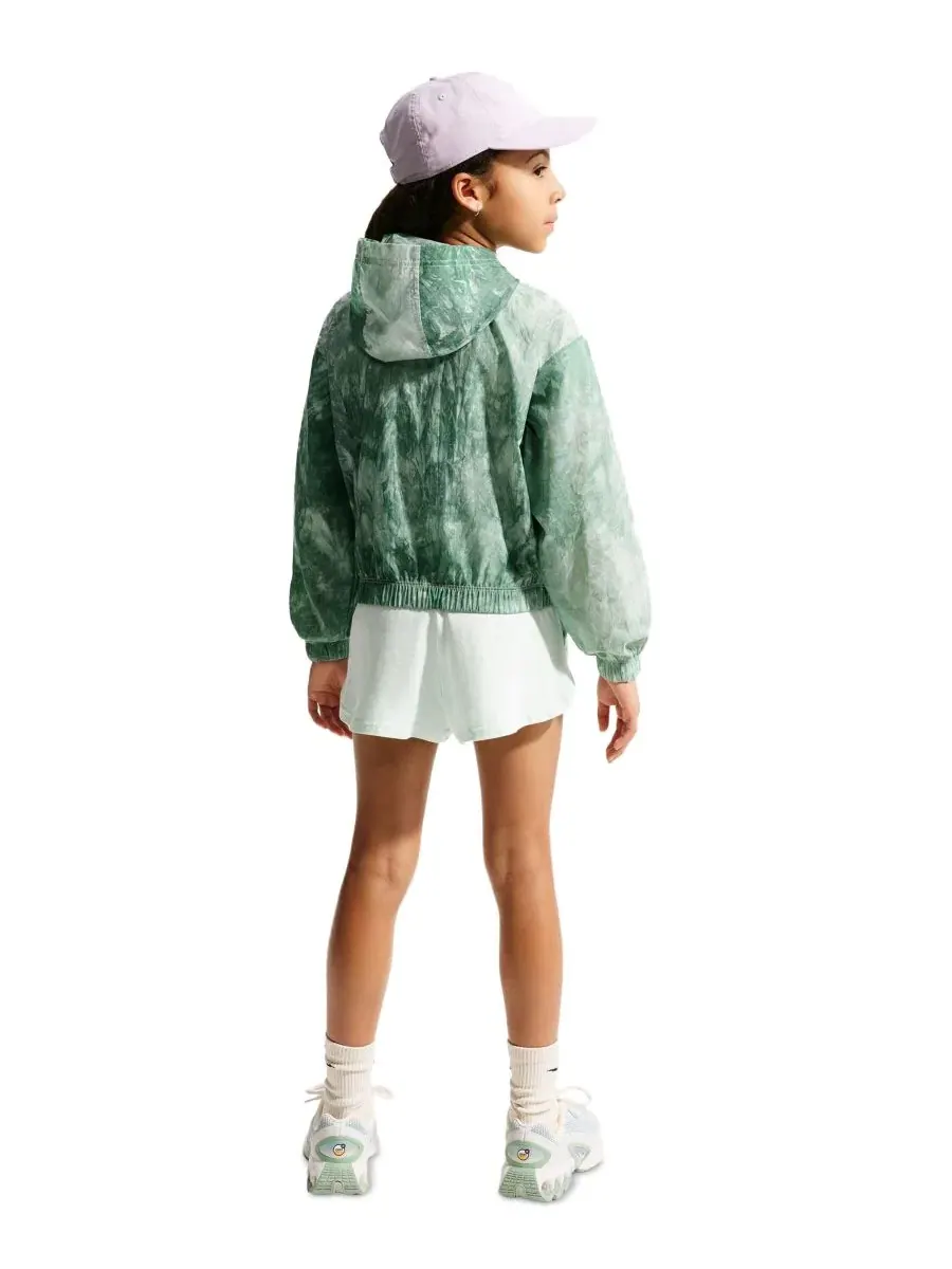 Спортивная куртка-бомбер для девочек 7-16 лет от Sportswear Club Nike — изображение 5 из 5, зеленый