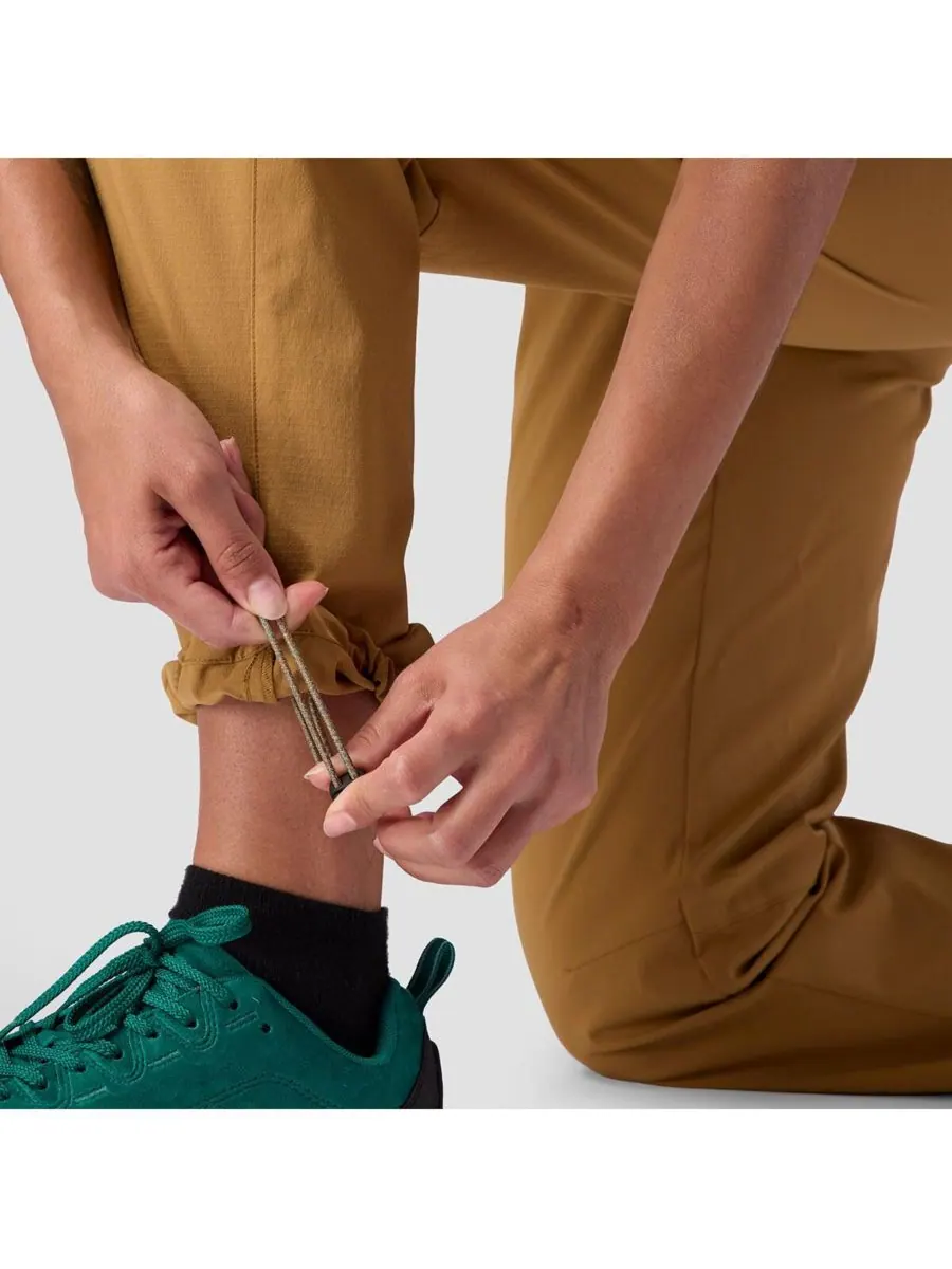 Женские брюки Wasatch Ripstop Trail Pant для походов и скалолазания Backcountry, Bistre — изображение 3 из 6