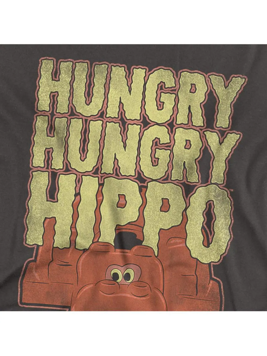 Футболка больших размеров с волнистым логотипом Hungry Hungry Hippos и красным бегемотом Hasbro+ — изображение 2 из 3