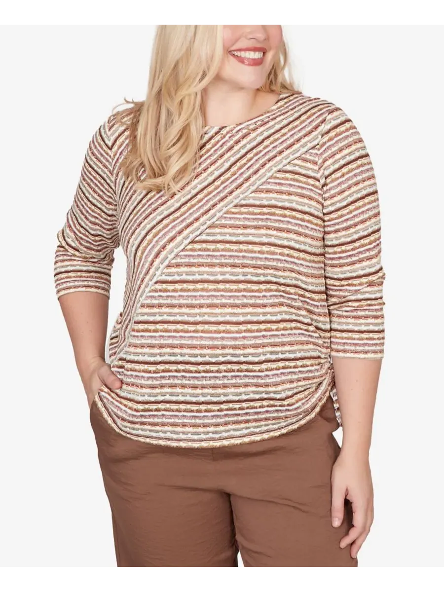 Блуза с принтом в полоску Spice Market Spliced Textured Stripe Ruched-Tie Alfred Dunner — изображение 1 из 5
