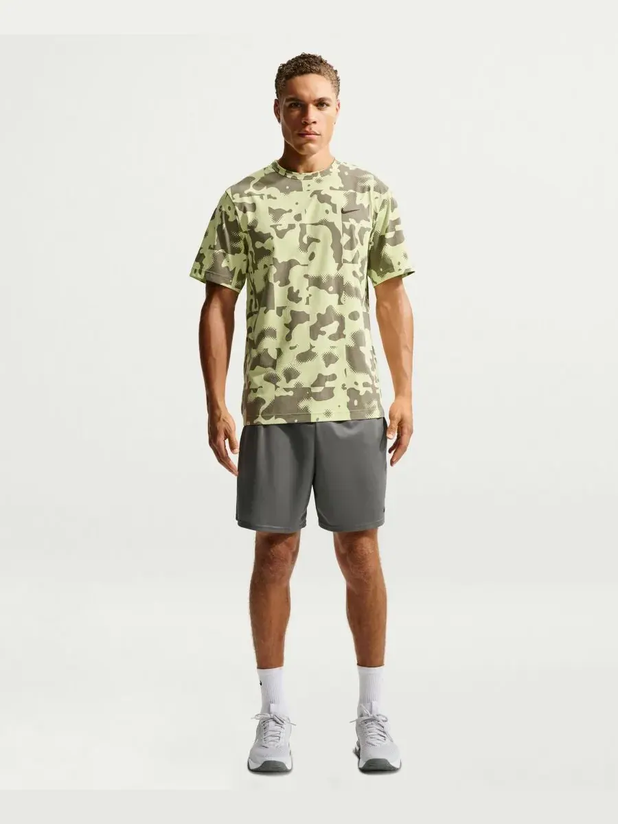 Мужская тренировочная футболка Hyverse Dri-FIT UV с коротким рукавом и круглым вырезом Nike — изображение 1 из 5
