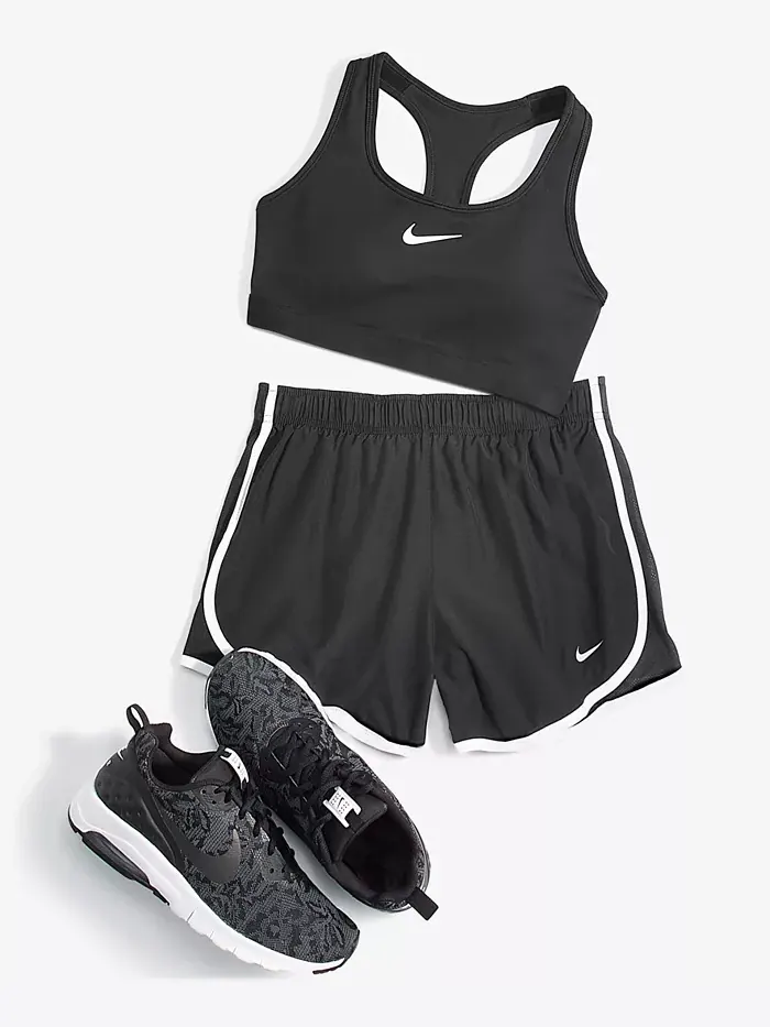 Женский спортивный бюстгальтер с мягкой подкладкой Swoosh Nike — изображение 3 из 4, черный