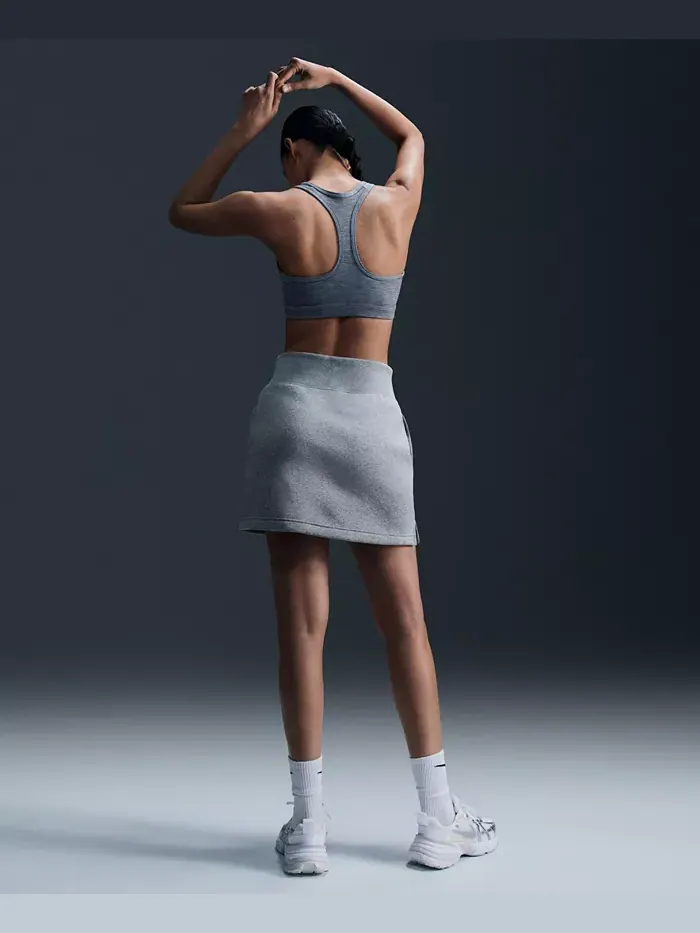 Женский спортивный бюстгальтер с мягкой подкладкой Swoosh Nike — изображение 9 из 10, серый/белый