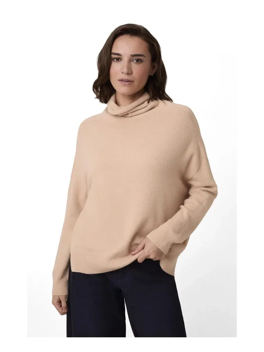 Свитер оверсайз с высоким воротником Slouchy Roll Neck Celtic & Co.
