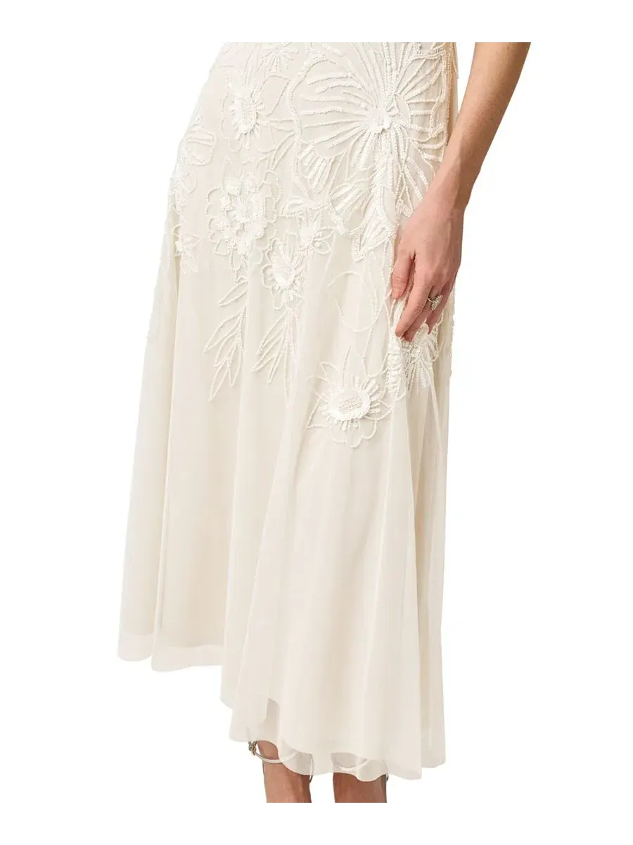 Платье миди с бисером и сеткой, модель Beaded Mesh Crewneck Midi Dress Adrianna Papell — изображение 3 из 6, слоновая кость