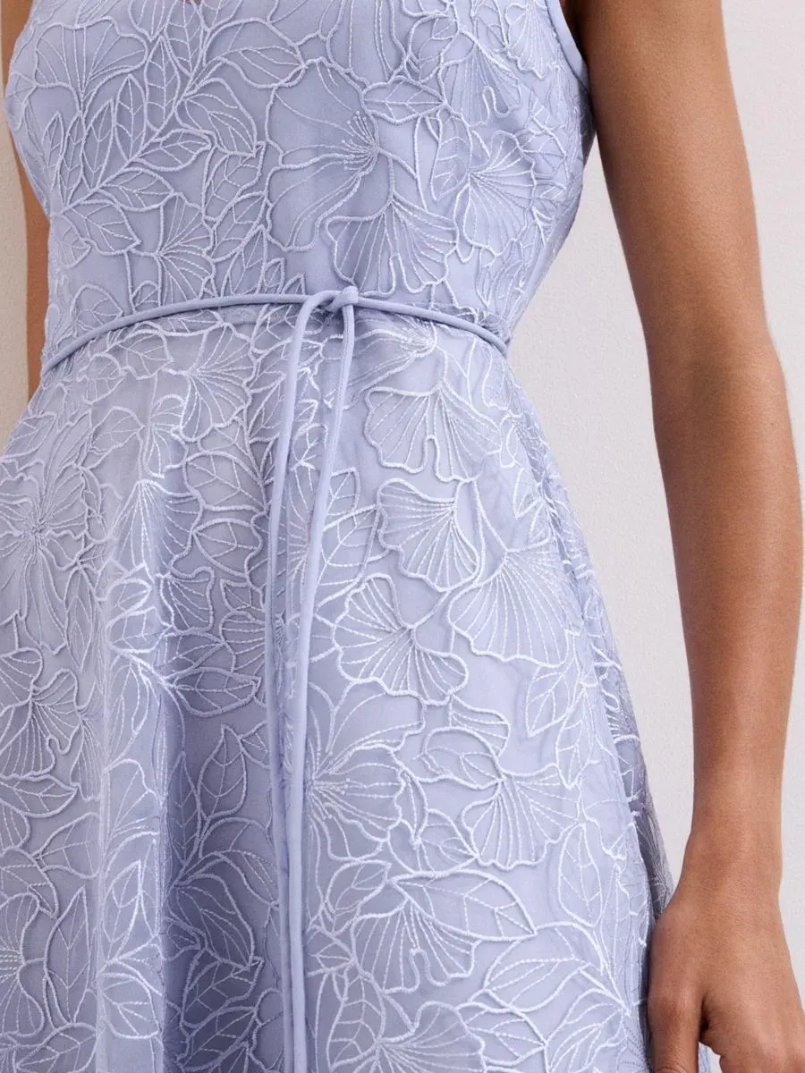Платье с вышивкой и кружевом Sakura Floral Embroidered Lace Phase Eight — изображение 6 из 7, бледный синий