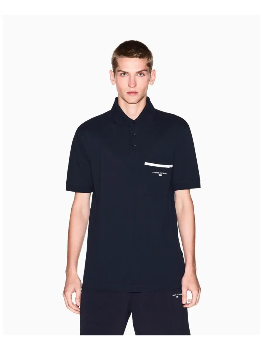 Мужская поло-рубашка пике с карманом и графическим принтом A|X Armani Exchange — изображение 1 из 5, глубокий темно-синий