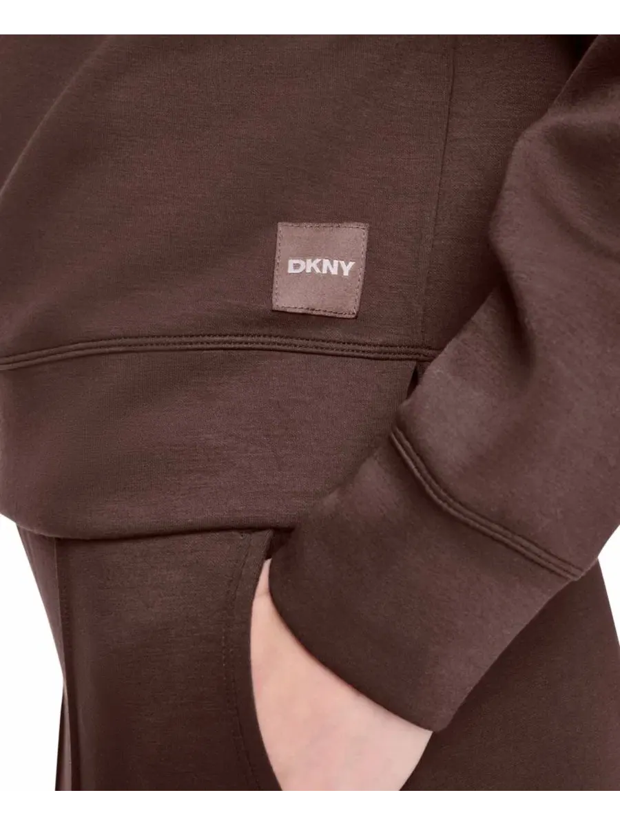 Свитшот с высоким воротником и полузамком, из стрейч-скубы DKNY Sport — изображение 6 из 8, эспрессо
