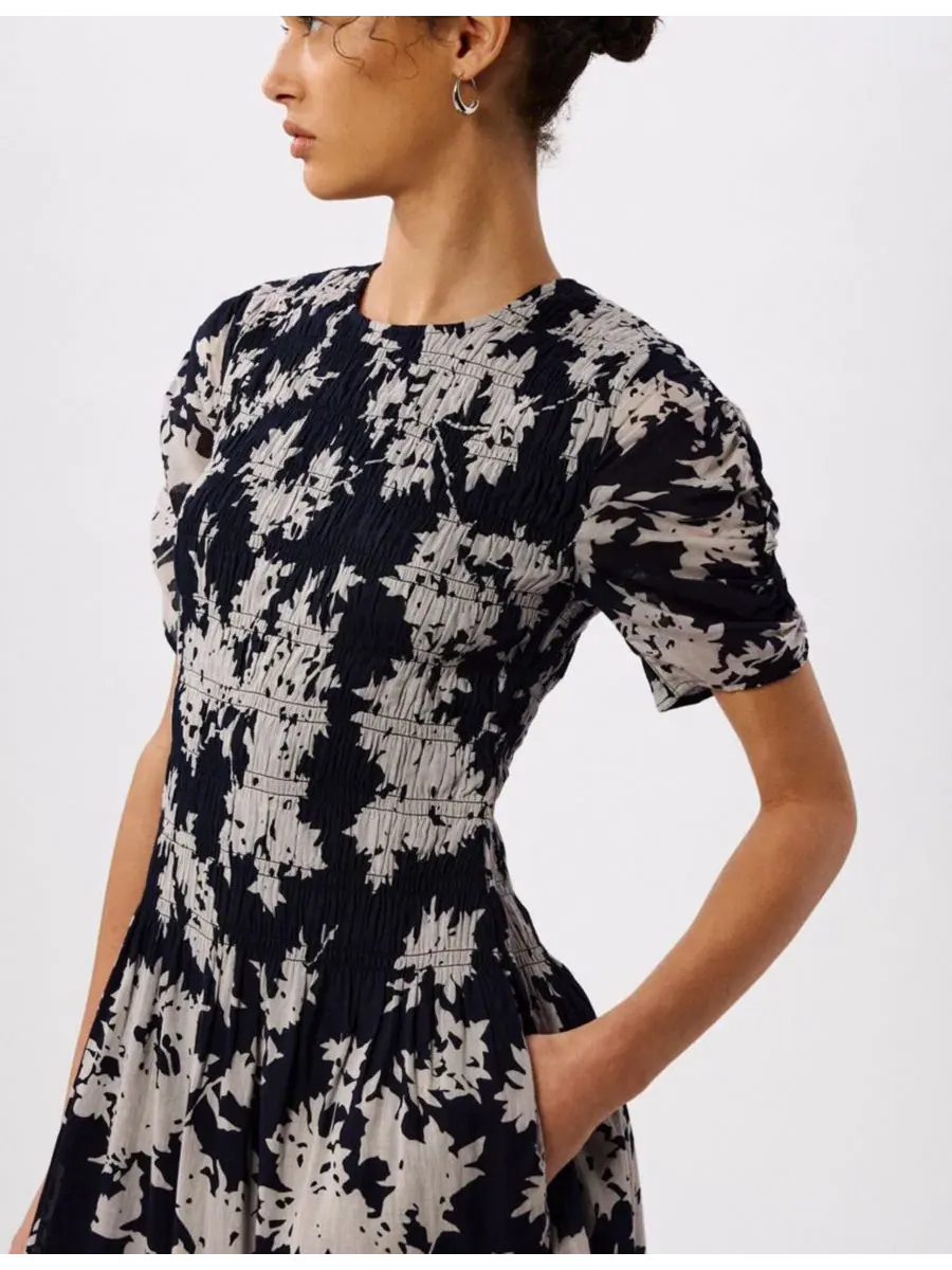 Платье миди с рюшами Shadow Floral Whistles — изображение 4 из 6, темно-синий/мульти
