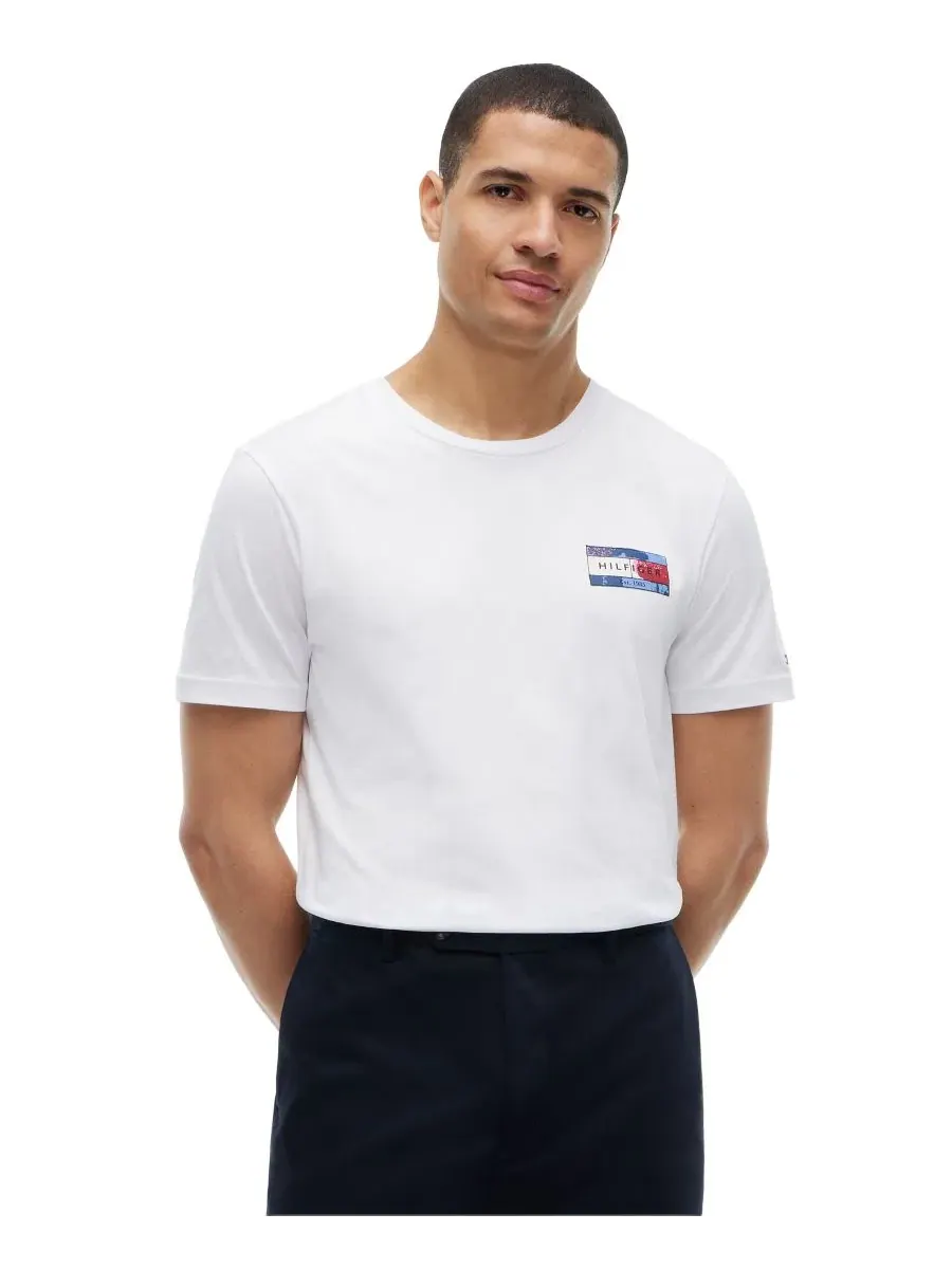 Футболка с принтом Brand Love Back Flag Tommy Hilfiger — изображение 2 из 3, белый