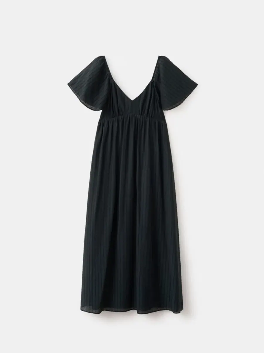 Платье миди с принтом и сборкой сзади, модель Gathered Detail Textured Dress MANGO — изображение 2 из 17, черный