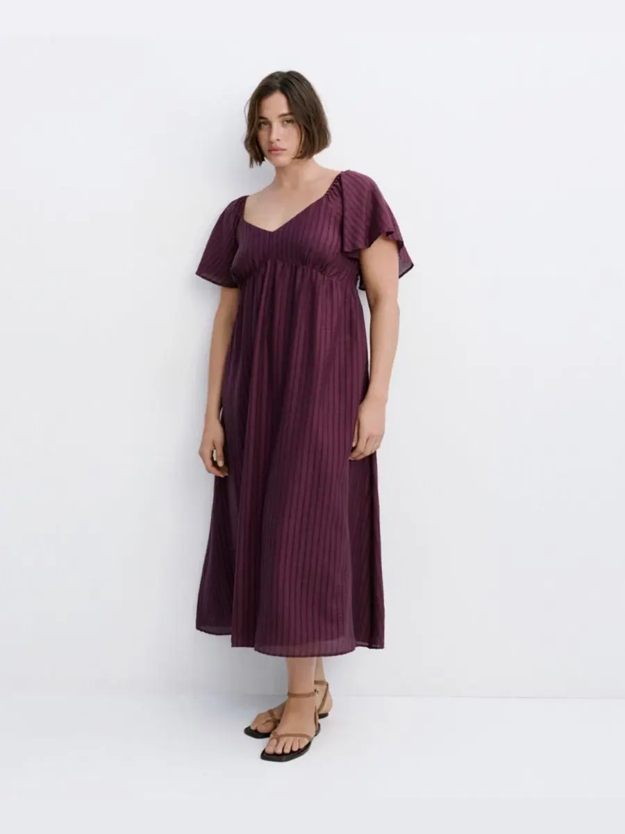 Платье миди с принтом и сборкой сзади, модель Gathered Detail Textured Dress MANGO — изображение 14 из 17, черный