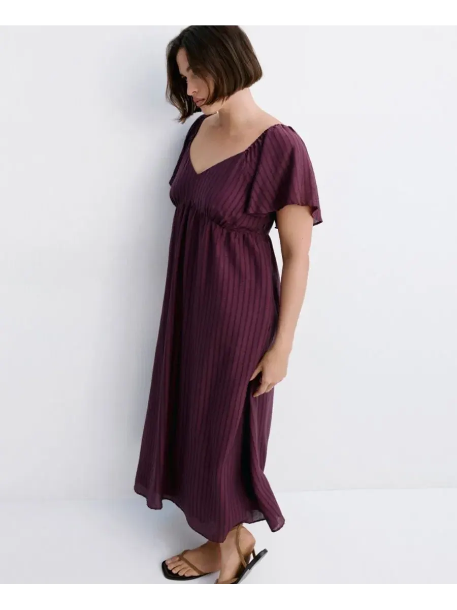 Платье миди с текстурой и сборками, модель Gathered Detail MANGO — изображение 4 из 18, темный красный