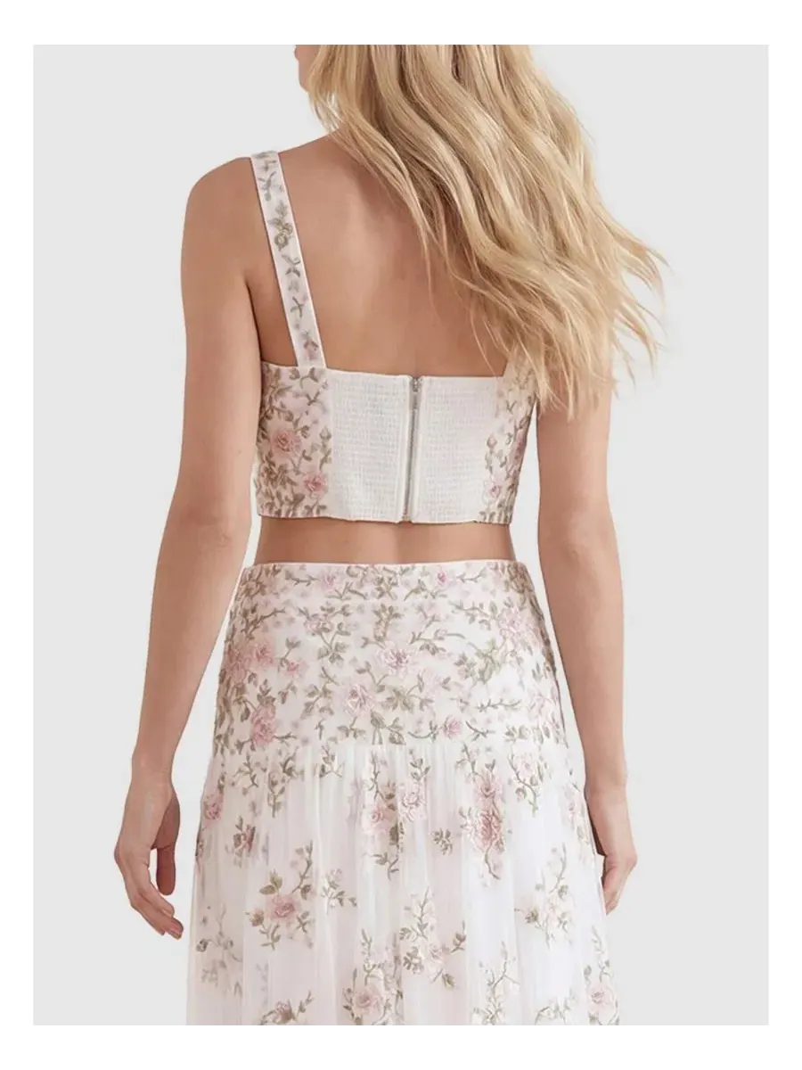 Топ с вышивкой Eden Rose Sweetheart Crop Top Needle & Thread — изображение 2 из 6, белый/мульти