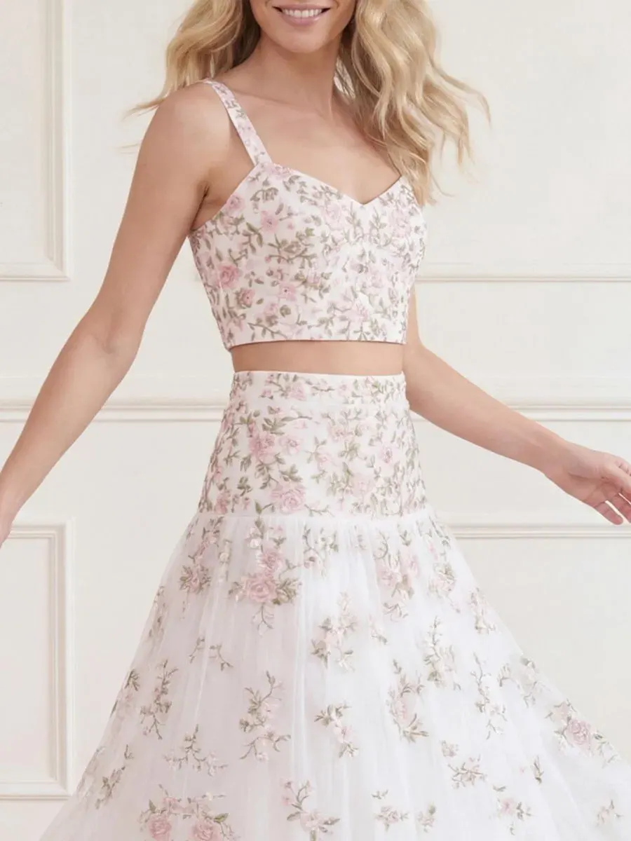 Топ с вышивкой Eden Rose Sweetheart Crop Top Needle & Thread — изображение 5 из 6, белый/мульти