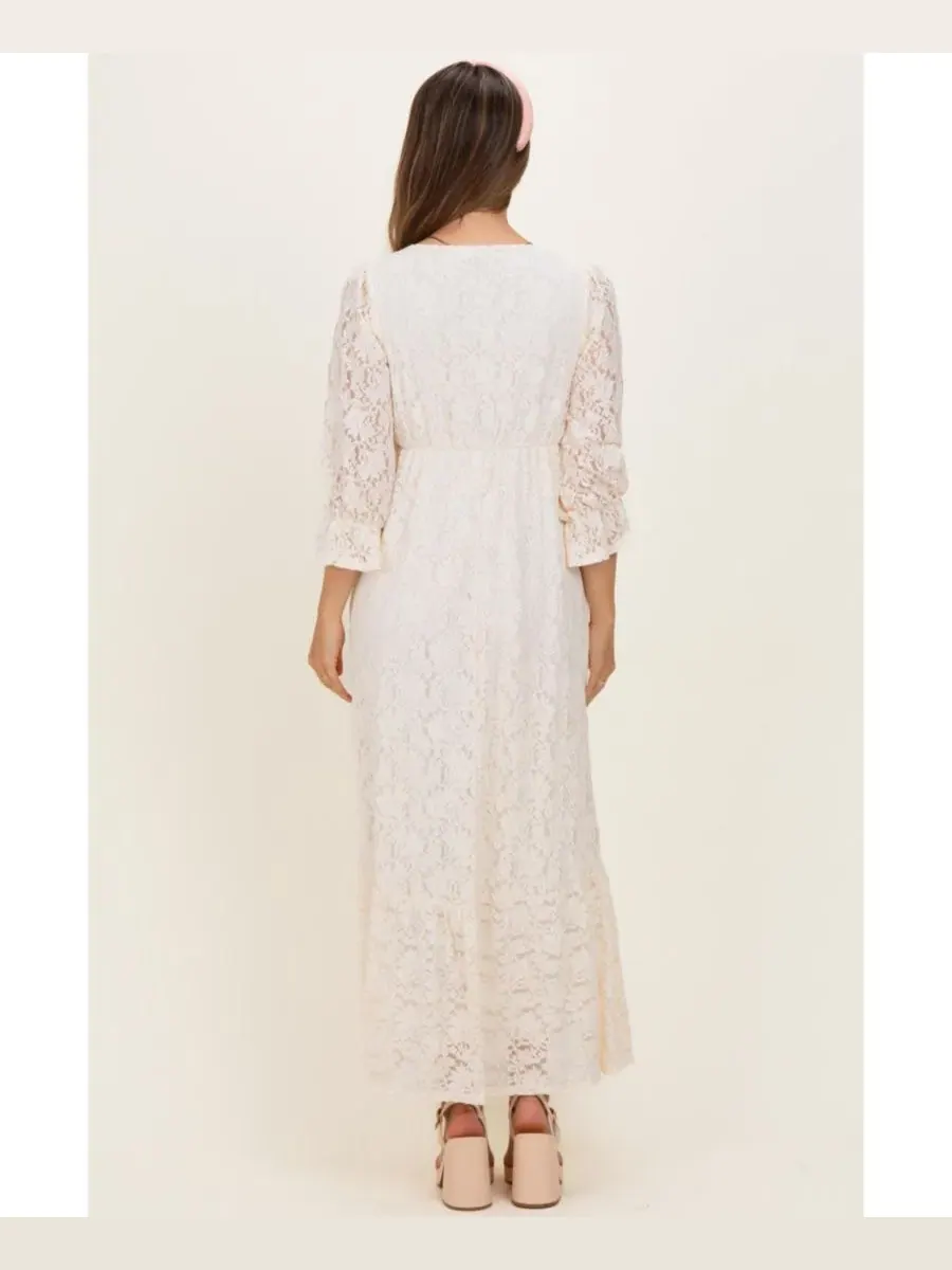 Платье макси с кружевными вставками и рукавами 3/4, модель Floral Lace Pinkblush — изображение 5 из 6, белый