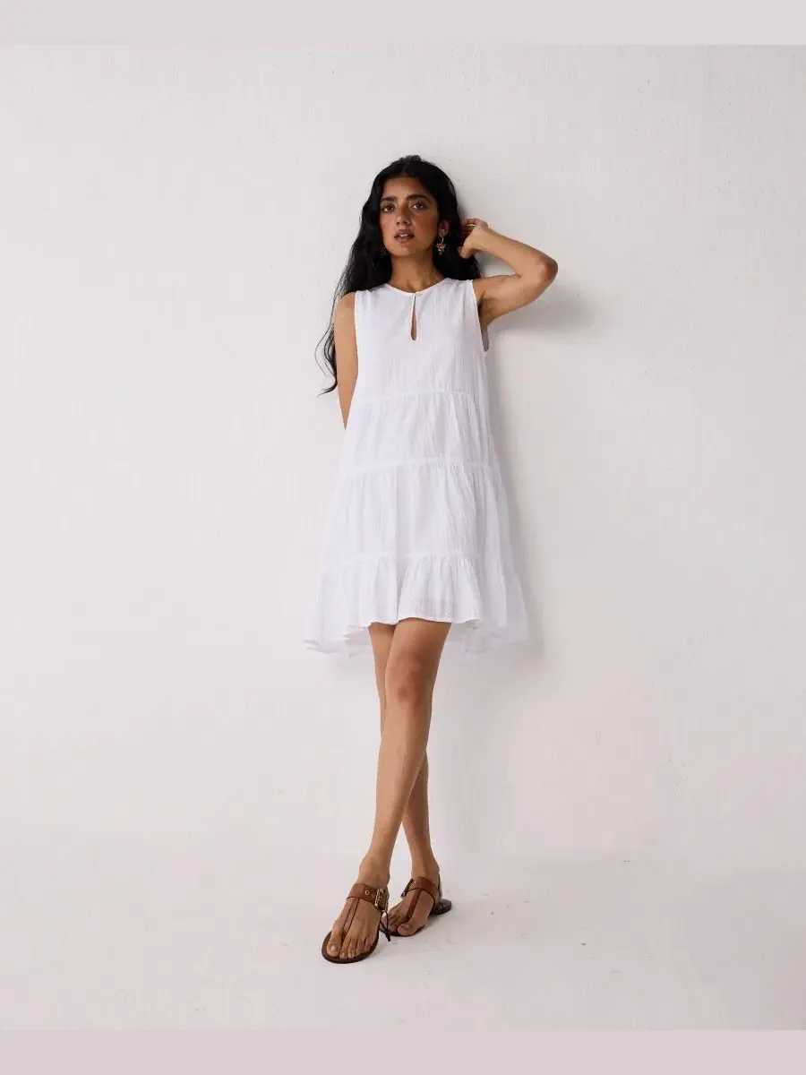 Платье-трапеция с вышивкой Everyday Sleeveless Short Tiered Dress Reistor — изображение 8 из 11, белый