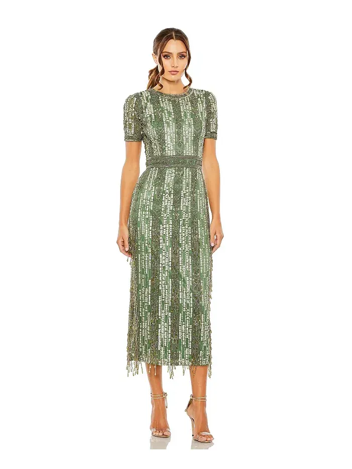Женское платье-колонна с высоким воротом, короткими рукавами и бахромой из кристаллов Mac Duggal — изображение 1 из 8