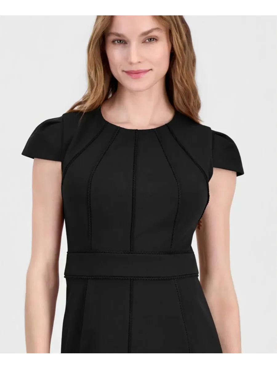 Платье-футляр с отделкой швами, с воротником-лодочкой Anne Klein — изображение 4 из 5, черный