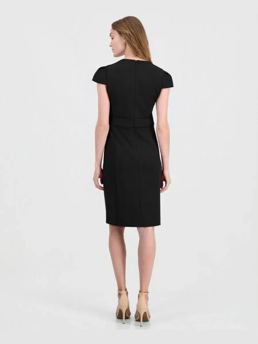 Платье-футляр с отделкой швами, с воротником-лодочкой Anne Klein — изображение 5 из 5, черный