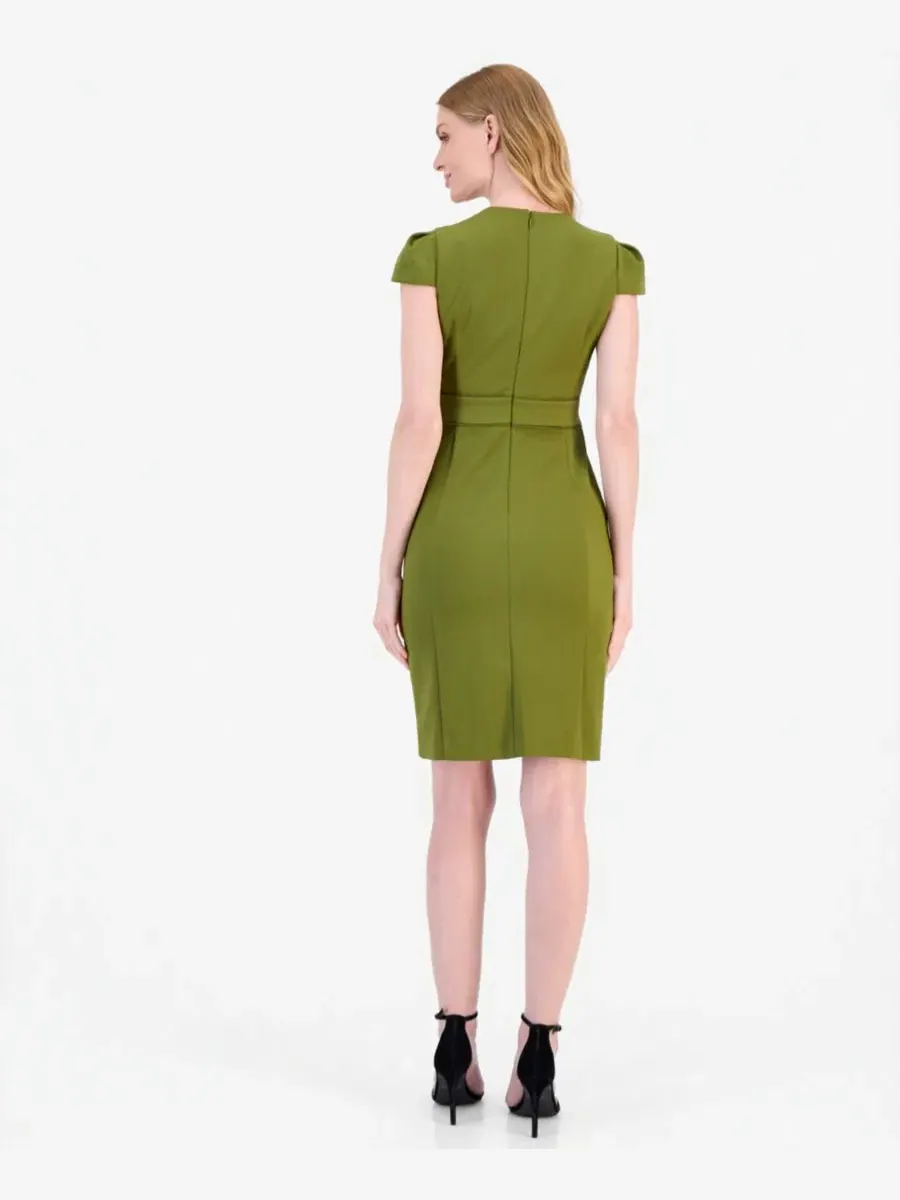 Платье-футляр с отрезным швом, модель Trim Seam Detail Crewneck Sheath Anne Klein — изображение 3 из 5, зеленый