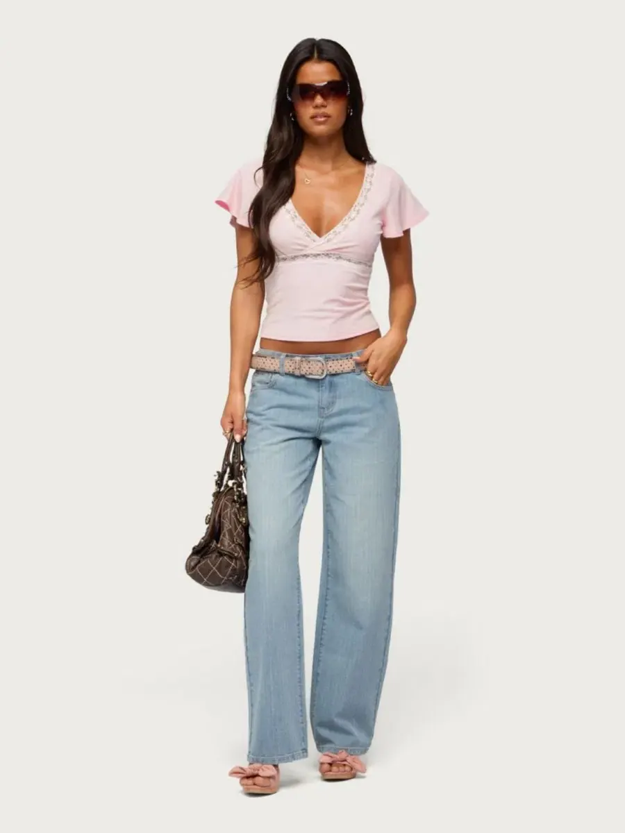 Блузка с кружевной отделкой Yvetta Lacey Flutter Sleeve Top Edikted — изображение 5 из 5, розовый
