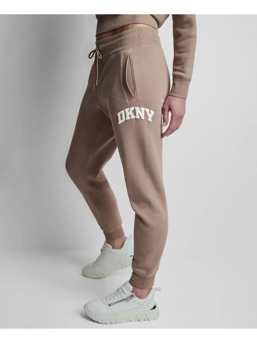 Женские спортивные брюки с логотипом Varsity DKNY Sport, Woodsmoke — изображение 3 из 5