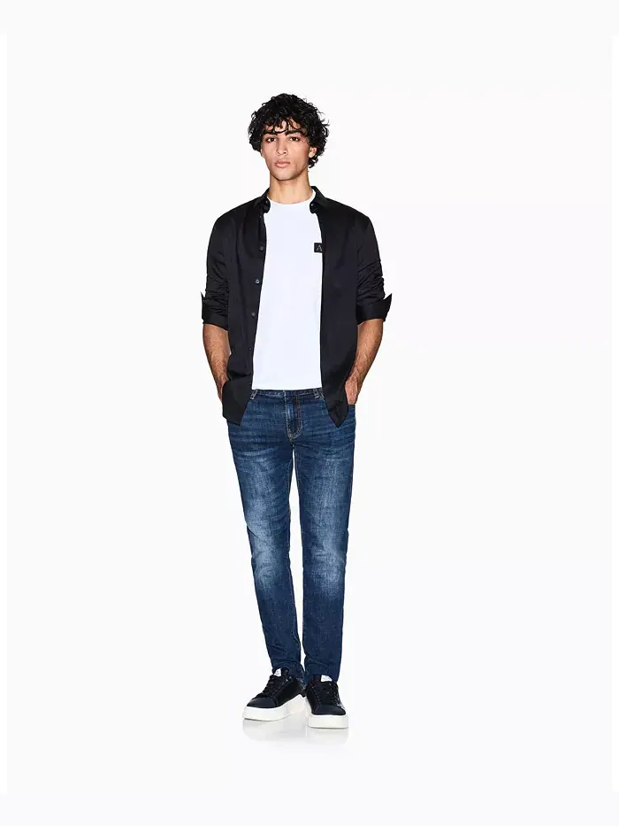 Мужская футболка с золотым логотипом и принтом A|X Armani Exchange — изображение 2 из 5, белый
