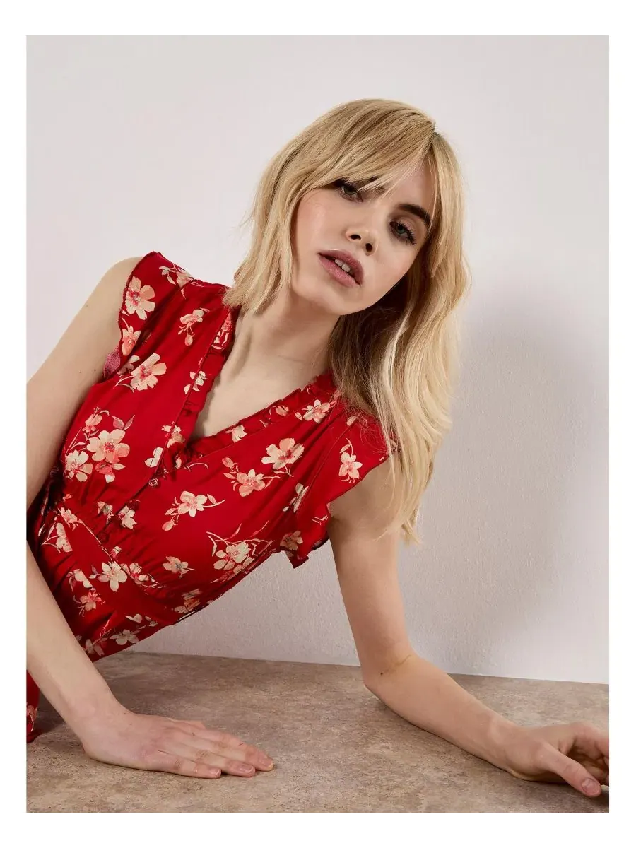 Платье миди с принтом Rock Cress Floral, Ruffle Cap Sleeve Apricot — изображение 4 из 5, красный