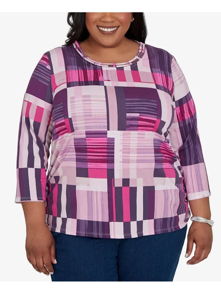 Топ с принтом и защипами по бокам Plus Size Purple Bars Ruched Sides Top Alfred Dunner — изображение 1 из 5, мульти