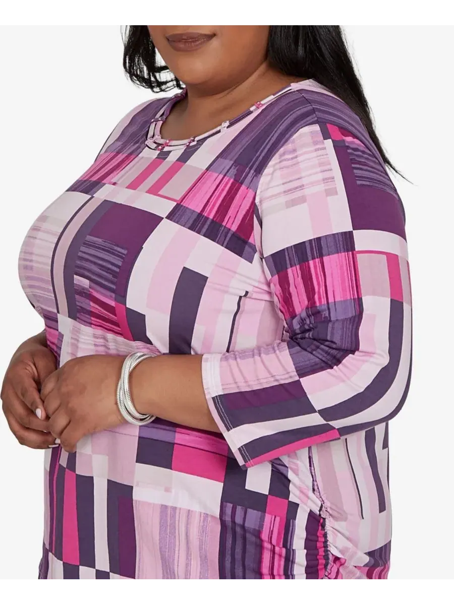 Топ с принтом и защипами по бокам Plus Size Purple Bars Ruched Sides Top Alfred Dunner — изображение 4 из 5, мульти