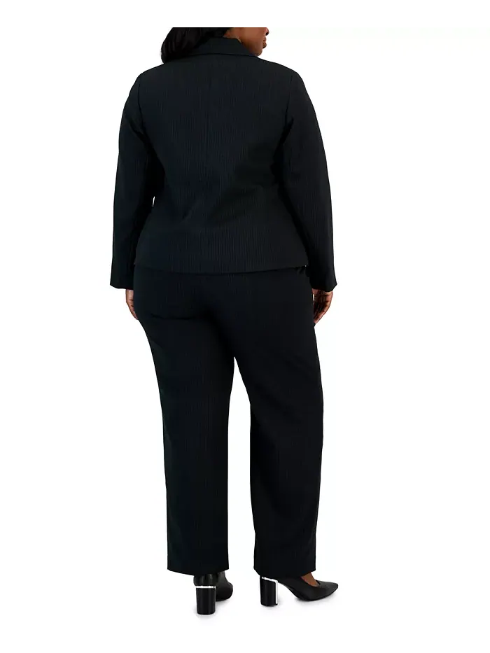 Женский костюм с двумя пуговицами в полоску, plus size Le Suit — изображение 2 из 4, черный