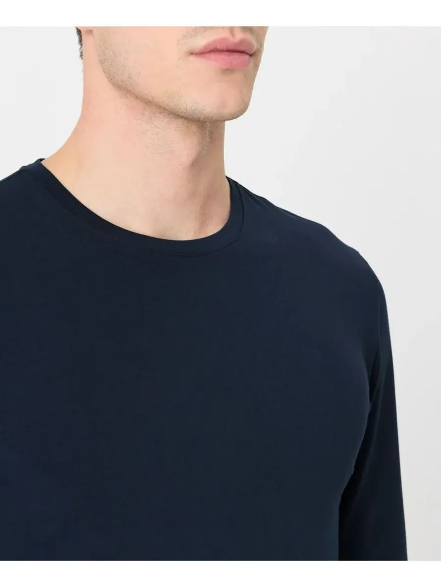 Мужская футболка с длинным рукавом Luxe Signature Slim, изготовленная из органического хлопка Pact — изображение 2 из 5